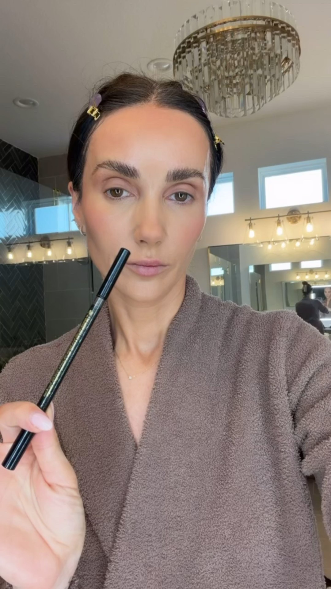 Shade cocoa pave Victoria Beckham, makeup faves, eye makeup, annabrstyle

#LTKBeauty #LTKOver40