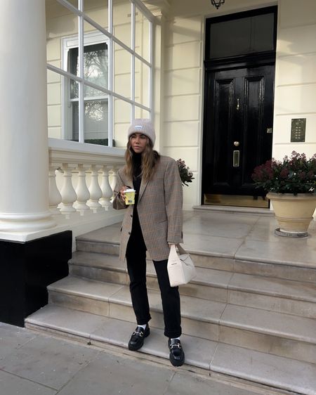 The blazers are coming out of hibernation for another season. 

Outfit linked on my LTK profile (search jessmsheppard)

Beanie @ganni 
Blazer @burberry (vintage)
Jeans @levis 
Loafers @hm 
Bag @songmont_official