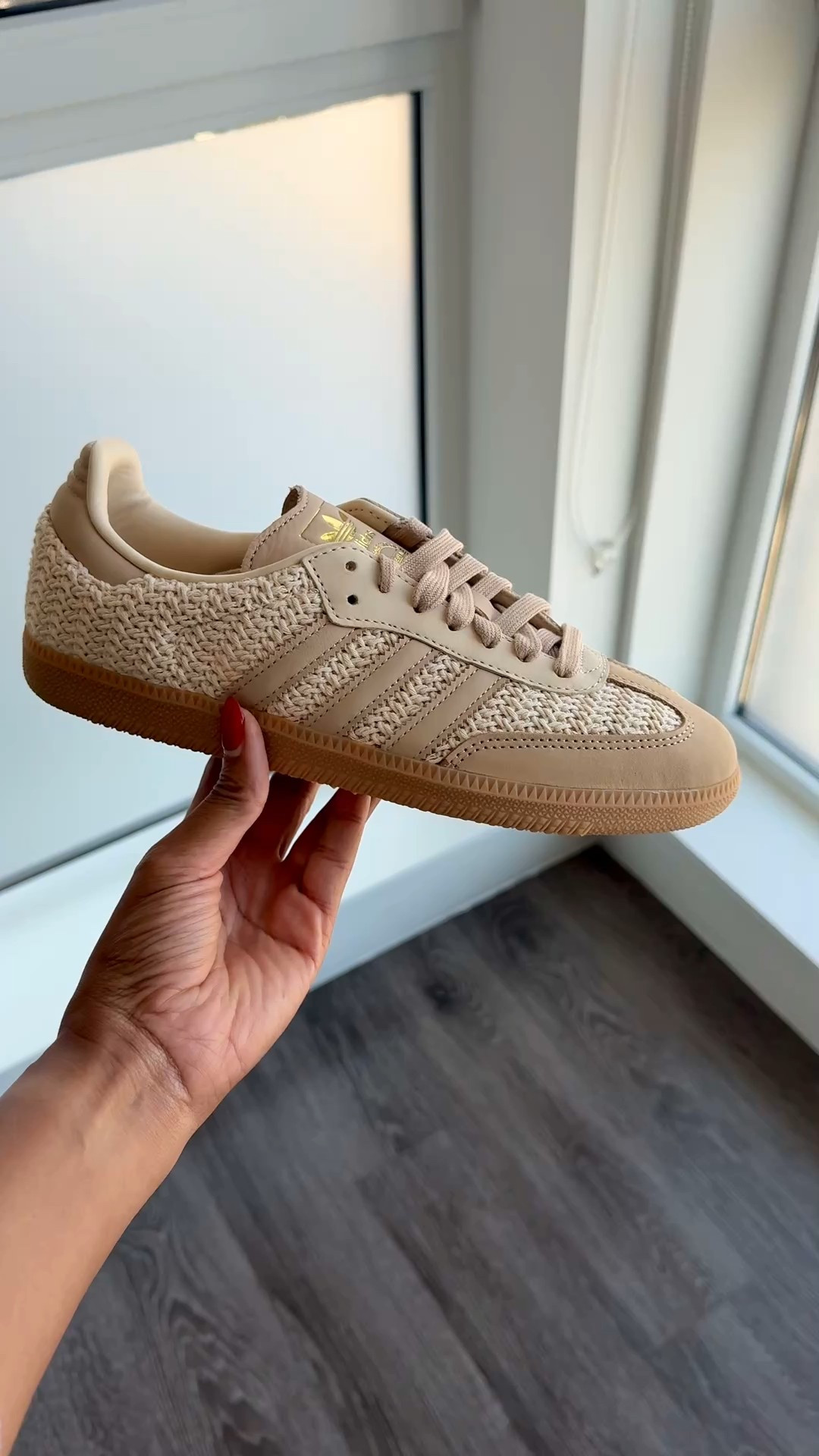 I love a neutral colored sneaker and this style is so versatile. 

#LTKStyleTip #LTKSeasonal #LTKActive