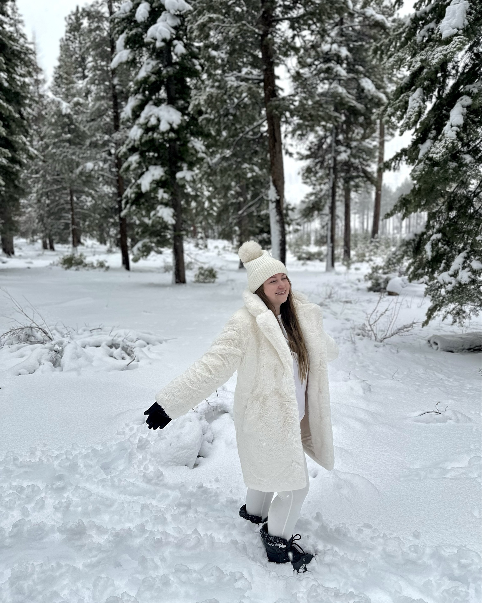 Winter Wonderland in Lake Tahoe❄️ 
Jacket is Apparis (no longer available)

#LTKHoliday #LTKdayinmylife #LTKootd