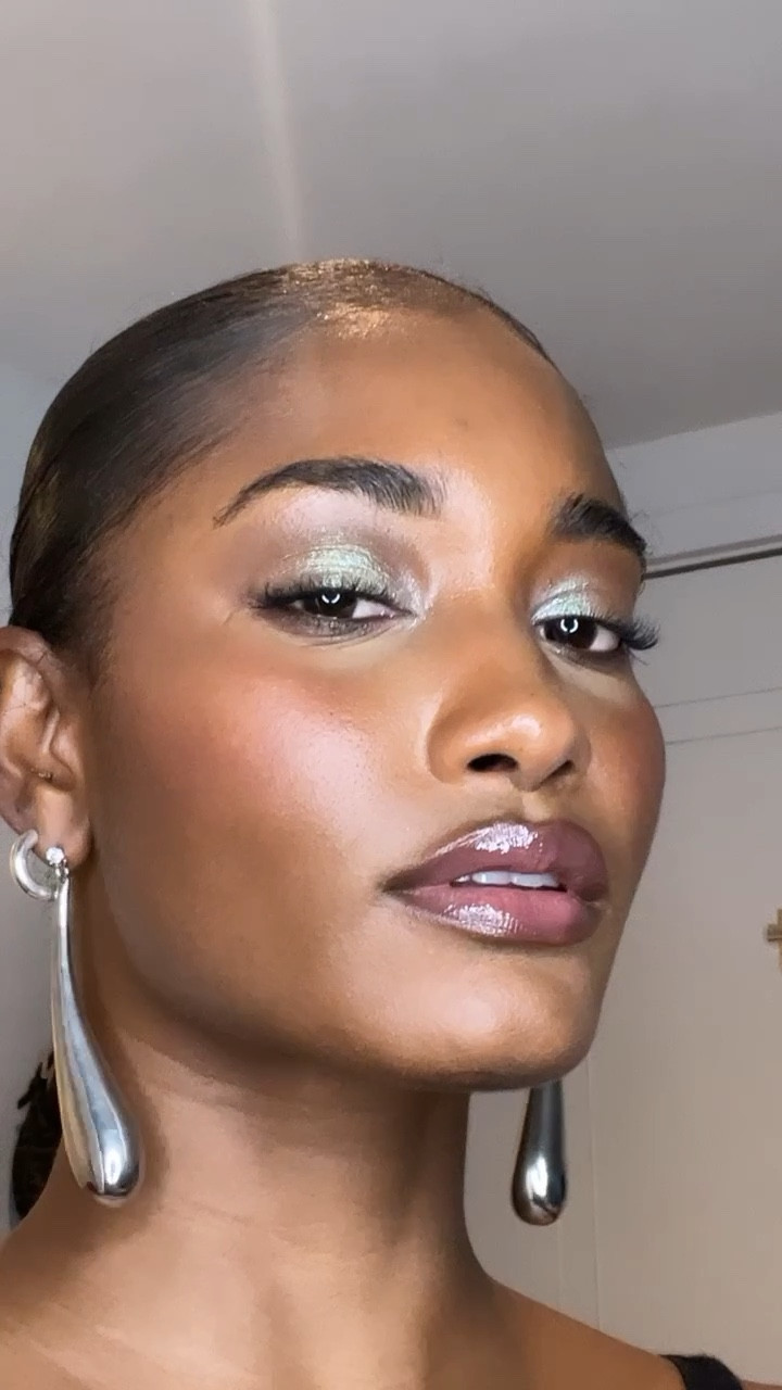 Want the details for this make up look? tap in! 
#duochrome #makeup #beauty 