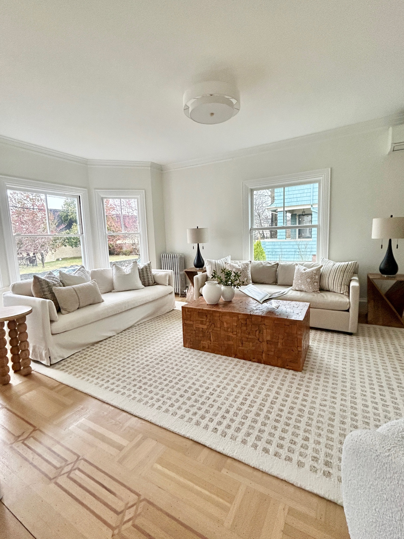 Transitional living with statement coffee table. Spring home update.

#westelm #walmart #livingroom

#LTKhome