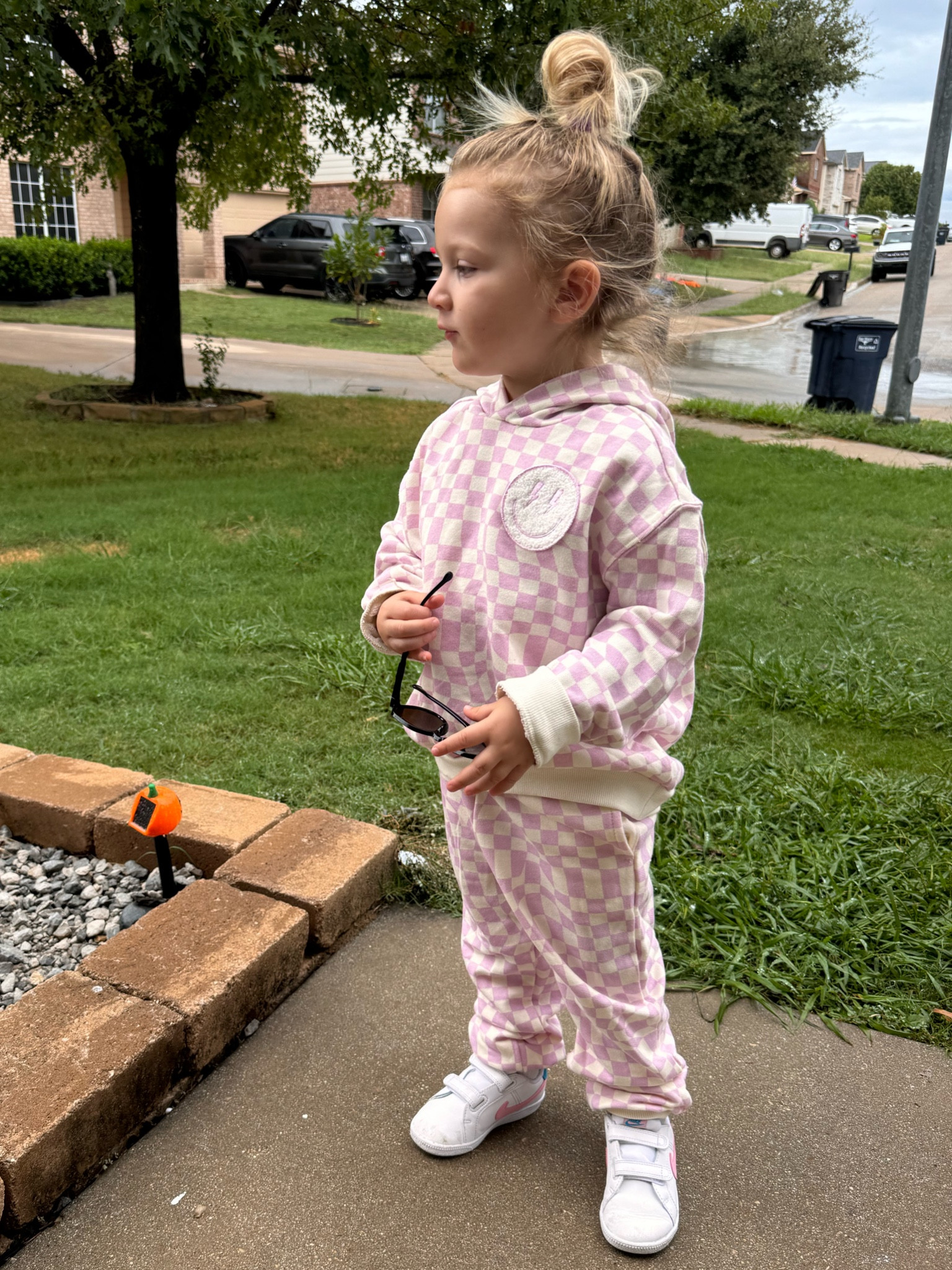 Toddler fall matching sweat shirt and sweat pants outfit!

#target#toddleroutfit#girl#targetgirl

#LTKFamily #LTKStyleTip #LTKBaby