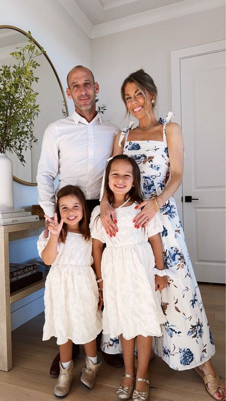 Happy Passover! Wearing this floral maxi dress from Abercrombie that’d be so great for family pictures! In an xs  

https://liketk.it/4EhAf

#LTKfamily #LTKstyletip #LTKfindsunder100