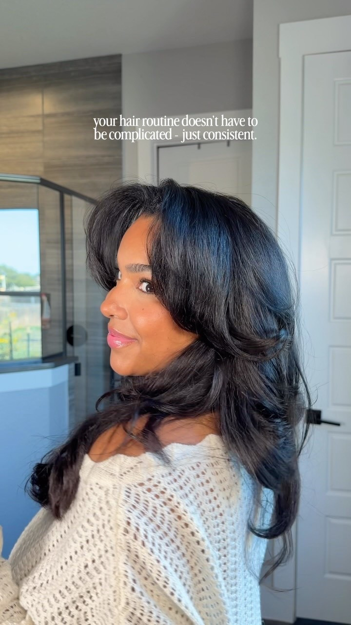 Sometimes it’s just us doing too much! Wash ya hair every couple weeks, get trims, do tight hairstyles MINIMALLY and live your life, girl!

Hair deets:

- Day 3 roller set on natural hair 
- 3 classic @overnightblowout rods (every night, no added heat!)
- this routine gets me about 2 weeks in between wash days ✨