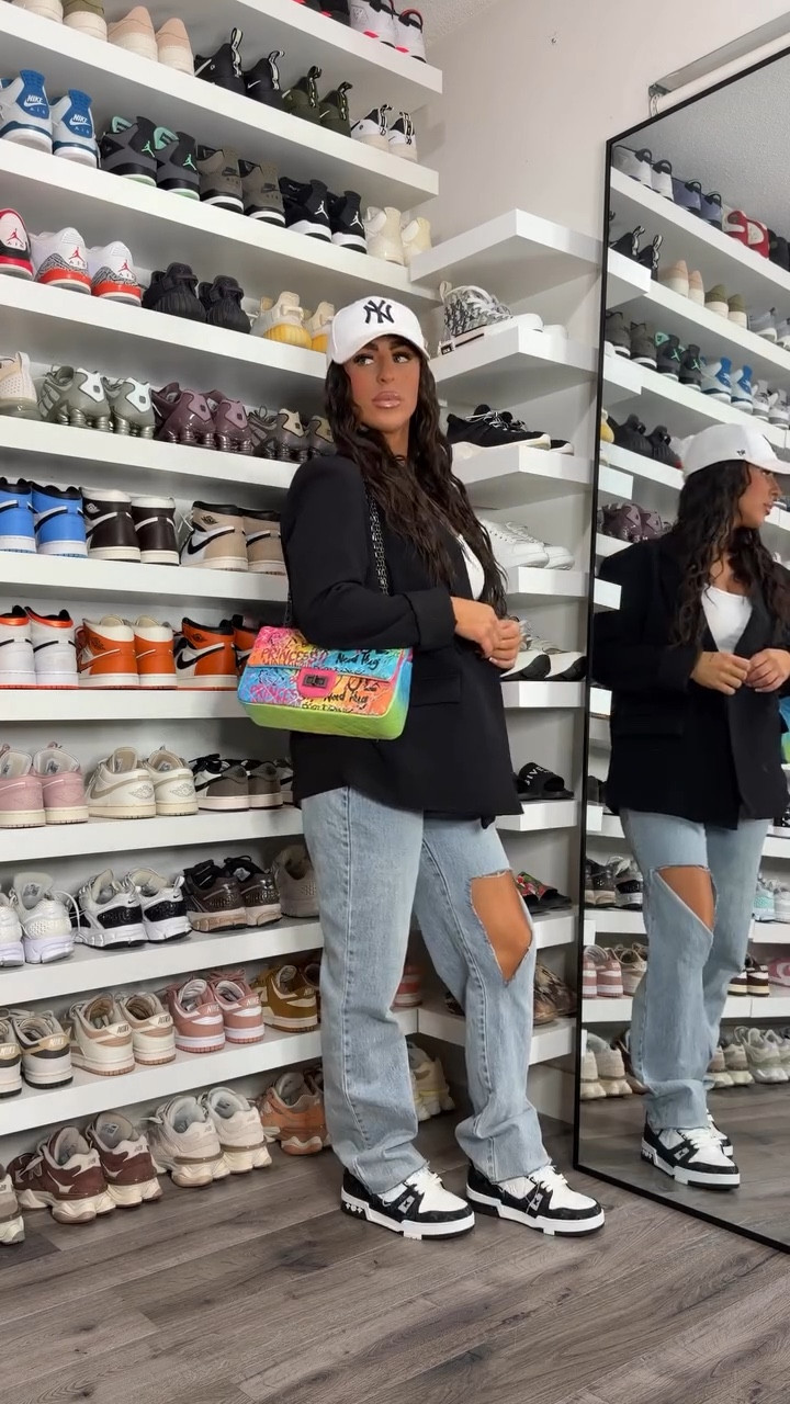 spring ootd🩵 comment ‘SHOP’ for 🔗🔗 everything from my @sheinofficial @shein_us shop! #springoutfits #SHEINtrends #streetstyle

🔎 & follow my store SAYEHFBABY on @sheinofficial website & app for streetwear styles I’m wearing! new releases every week

links to my outfit are in my “MARCH🔗” highlight or in my LTK linked in my bio🤍 (some items are unavailable so if I don’t post them, I don’t have the link!)
save this for OOTD inspo✨