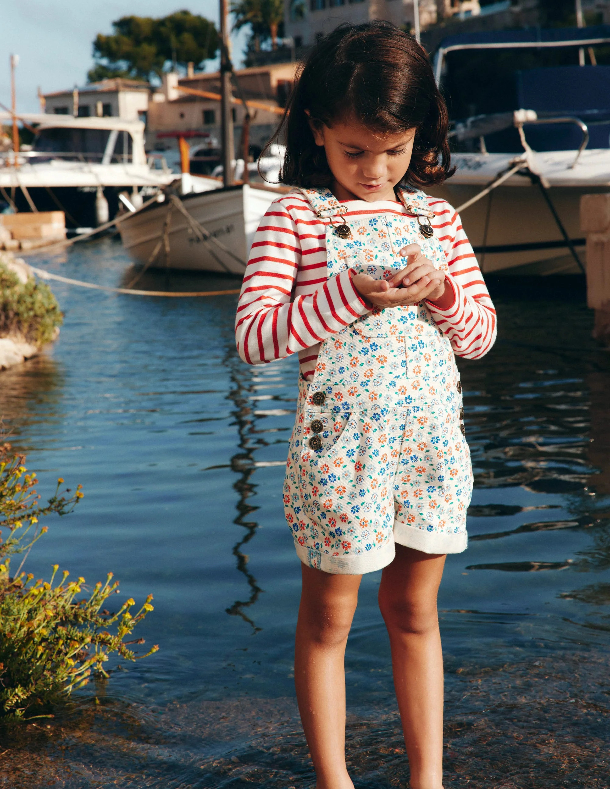 Heart Pocket Short Dungarees-Vanilla White Vintage Daisy | Boden (US)