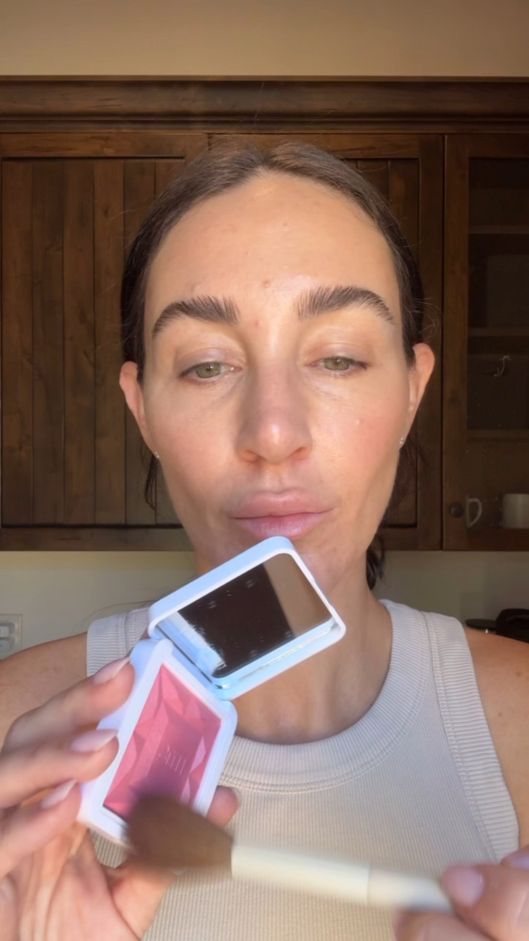 Rms reDimension hydra powder blushes are superb. This is color French Rose’. They’re absolutely beautiful. Give a fresh glow & a natural color, they blend well & melt into skin. They’re beautiful. 