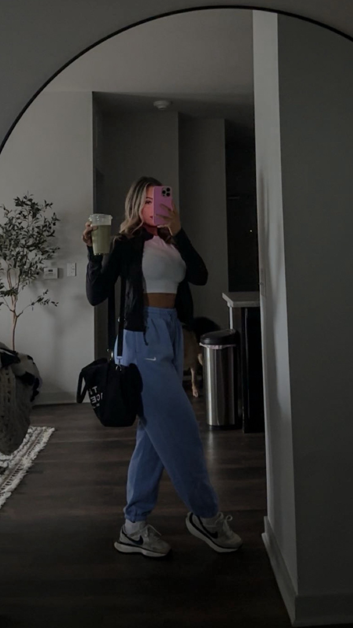 the fit of these sweatpants are everything!!