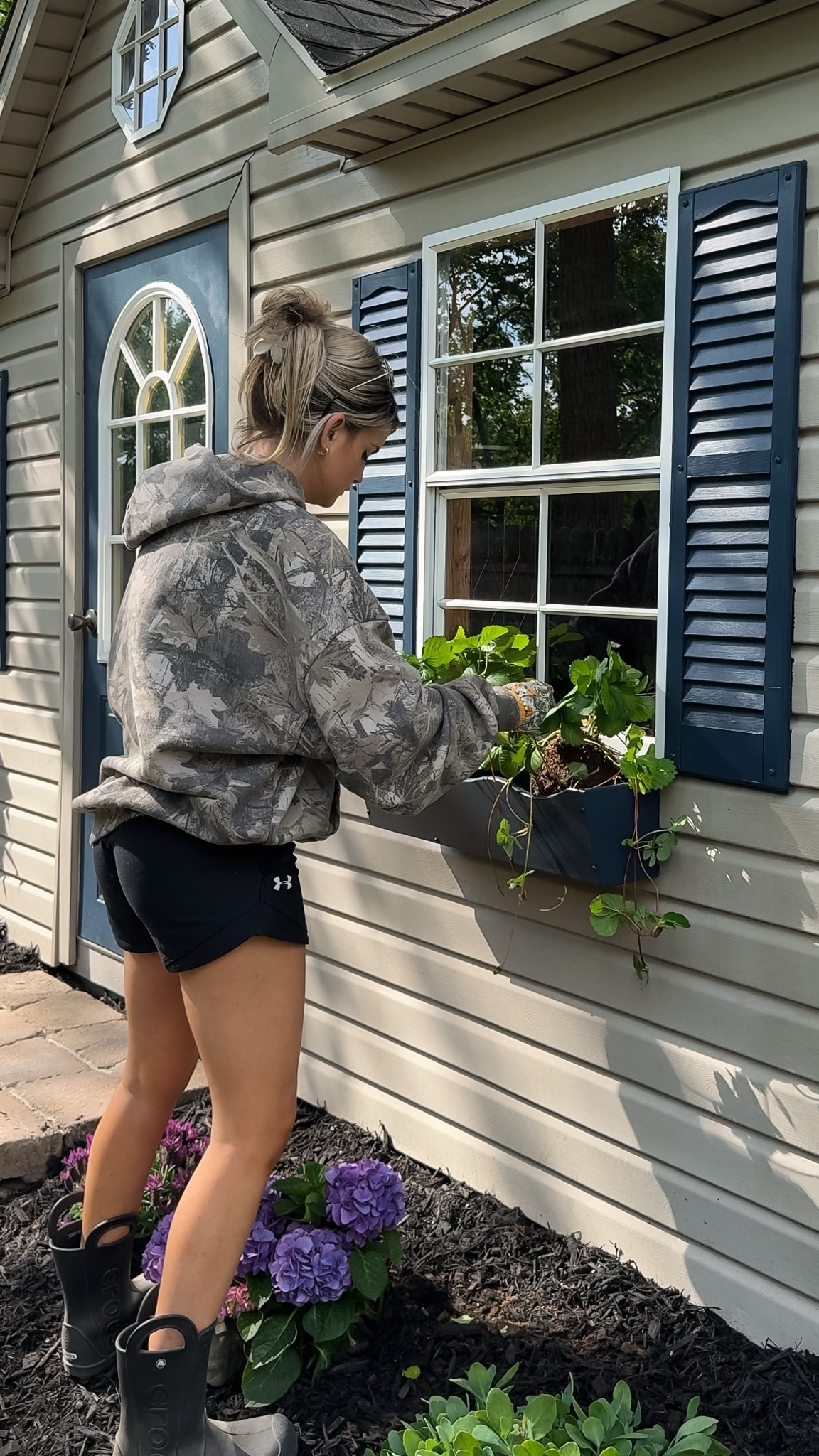The most comfortable garden rain boots! And new favorite hoodie 🥰 

Camo, Amazon, croc, gardening, outdoors, rain boots, outfit, casual, cozy, comfy, spring, summer, ootd, style, camo print, athletic, shorts outfit, hoodie outfit, cute, petite, vlog

#LTKootd #LTKdayinmylife #LTKActive