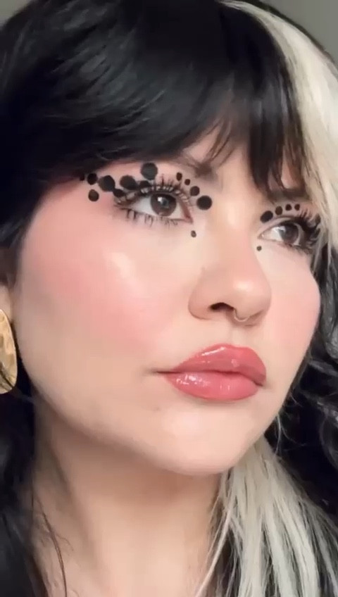 produtos usados:

base em bastão @hidrabene
corretivo skin plush @linhabrunatavares
corretivo stay @rubyrosebrasil
blush cherry @linhamarianasaad
bt velvet preto
rimel volumão 360 @quemdisseberenice
lapis de boca @rubykissesbrasil
gloss @melu.brasil 

#LTKbeauty #LTKbrasil