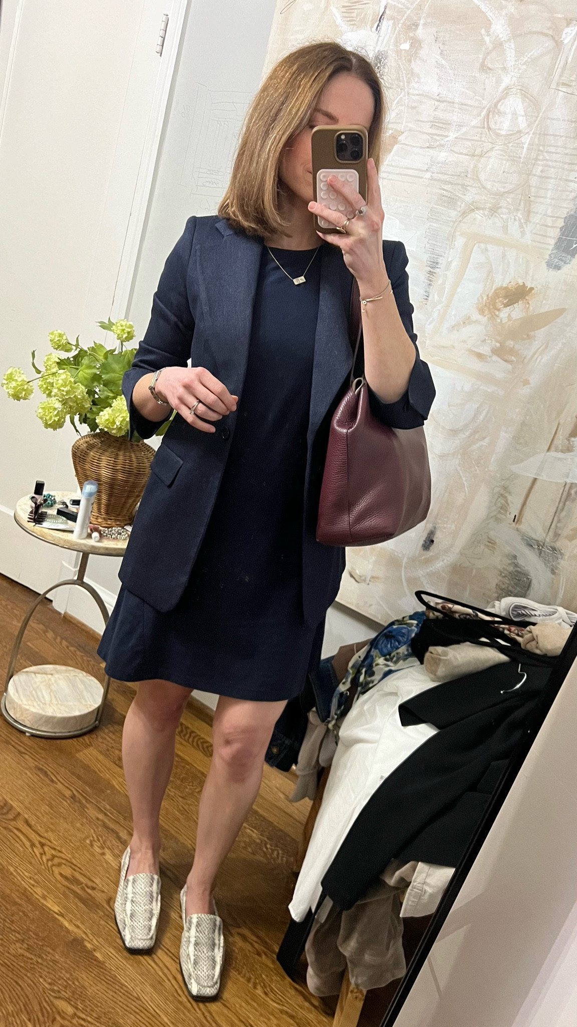 Office outfit idea
Tshirt dress Pareto
Blazer banana republic old
Snakeskin loafers dolce vita 