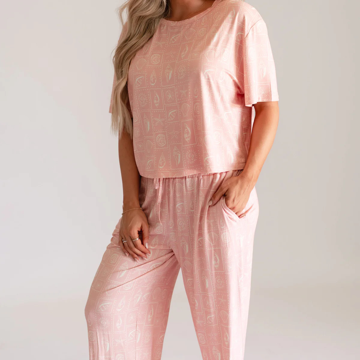 Women's T-Shirt and Pants Set in Pink Seashell | Silks Design