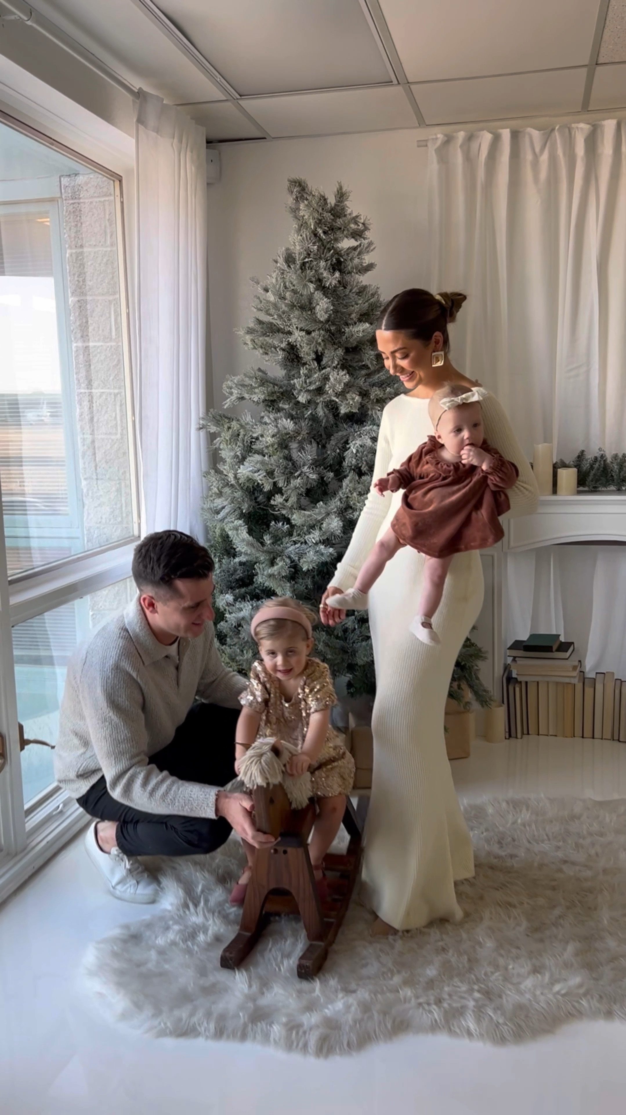 Wearing a small in this dress! 🤍❄️☃️

#LTKHoliday #LTKSeasonal