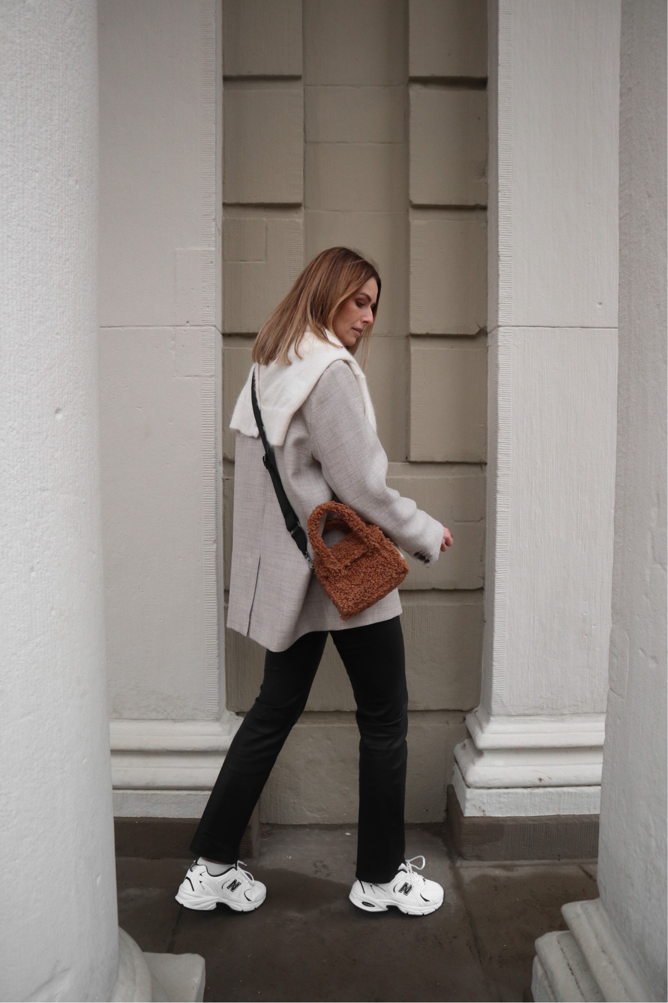 Autumn outfit inspo 🩶

outfit inspiration, fall outfit, COS, New balance, black jeans, leather jeans, teddy bag, H&M premium, Nederland. 

#LTKstyletip #LTKSeasonal #LTKeurope