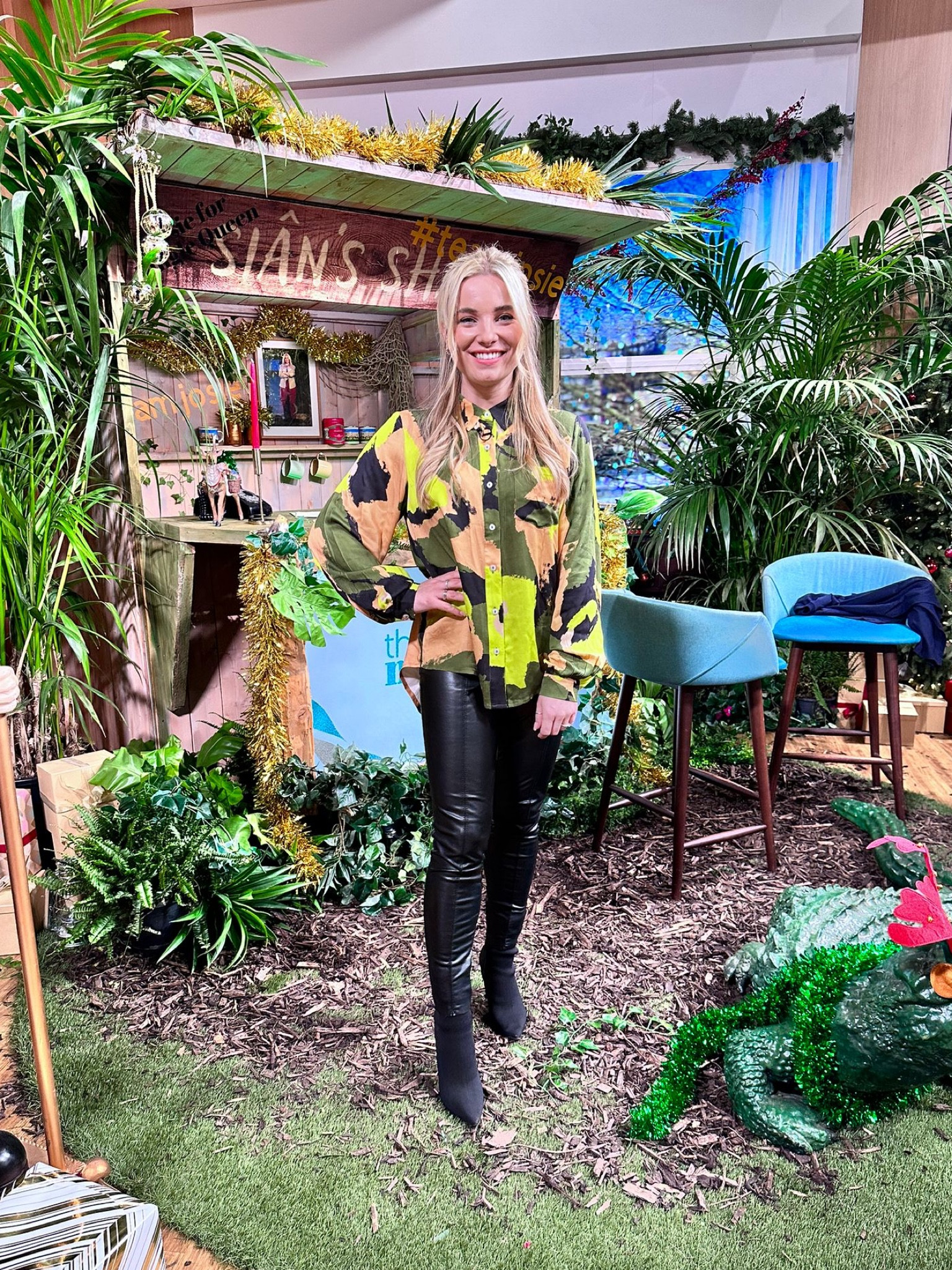 Never fully dressed, abstract shirt, printed shirt, leather look leggings, Topshop, ASOS, River island, black boots, smart casual outfit, colourful outfit 

#LTKSeasonal #LTKstyletip #LTKeurope