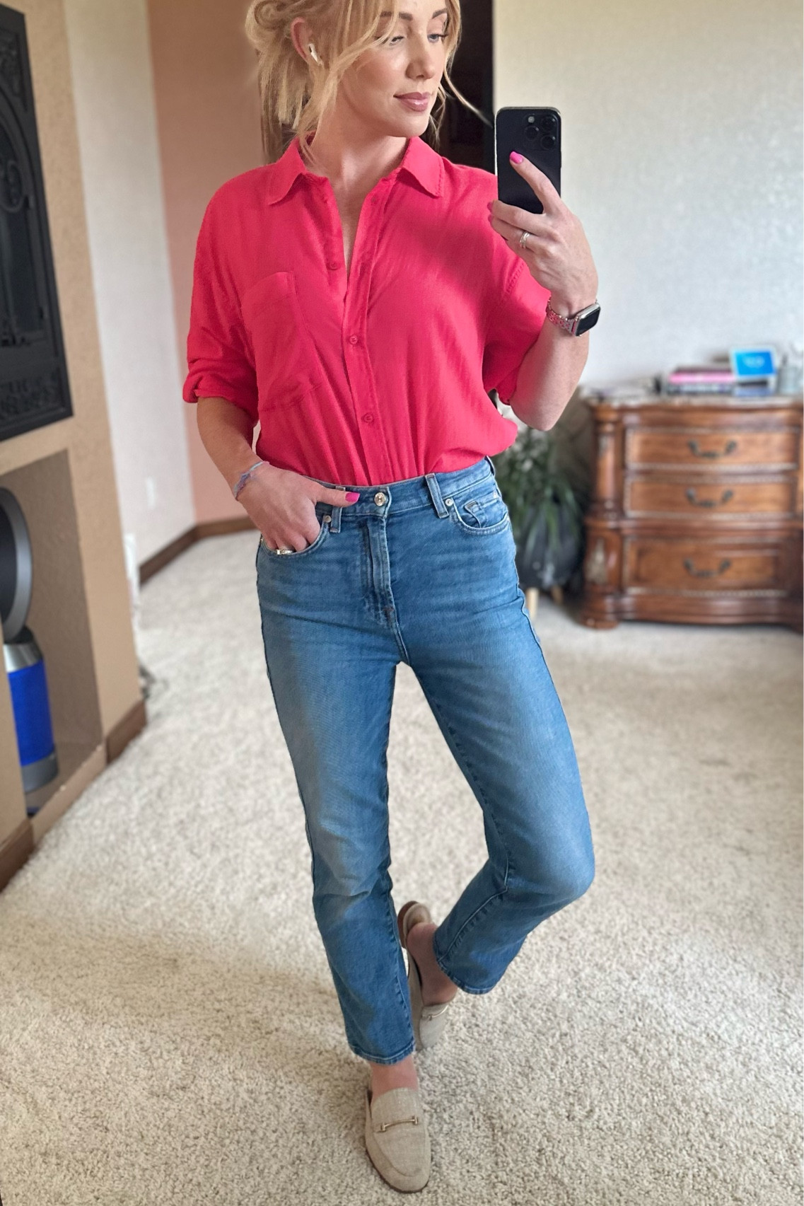 Pink button up and blue jeans #7forallmankind #casual #everydaywear #samedelman

Top size: XS
Jeans size: 25
Shoe size: 7 1/2

#LTKstyletip #LTKSeasonal #LTKFind
