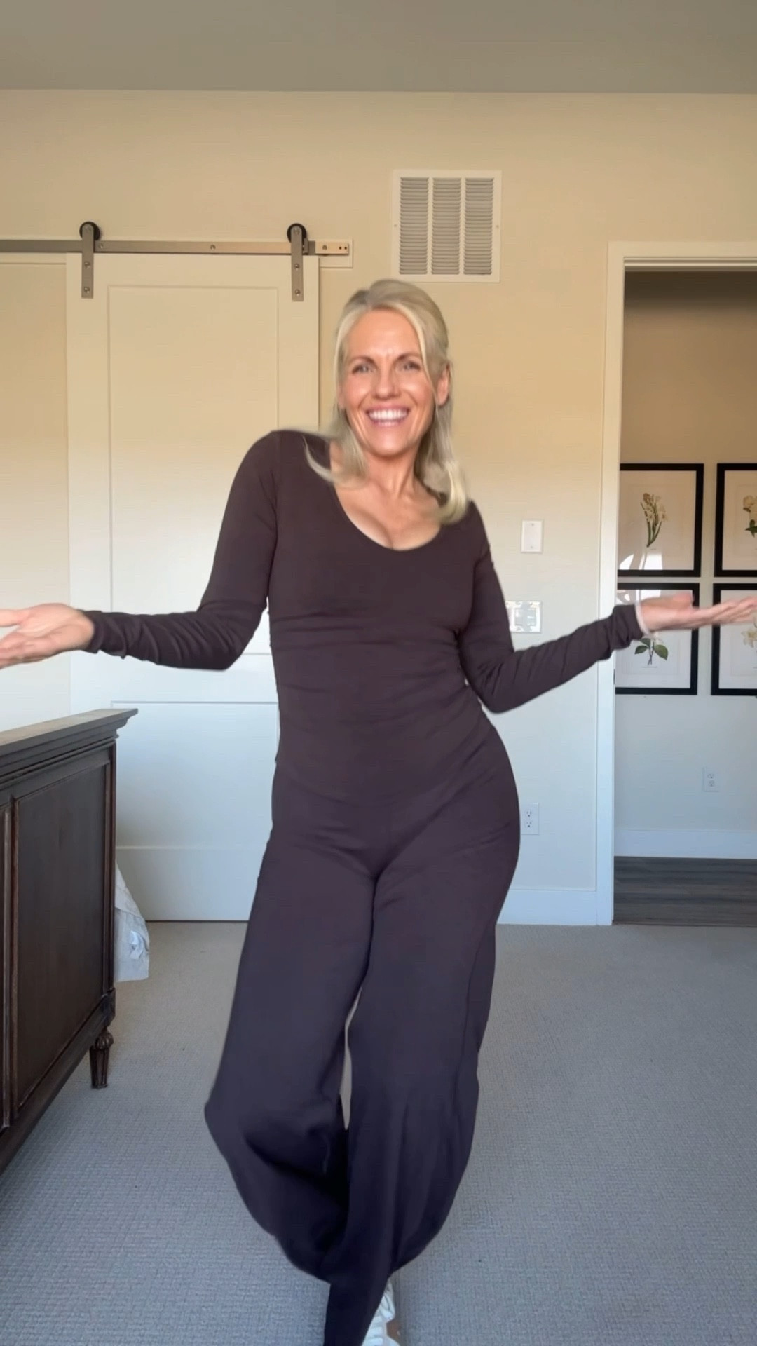 Travel outfit, loungewear, comfy wide leg trouser, rouched long sleeve

#LTKTravel #LTKOver40