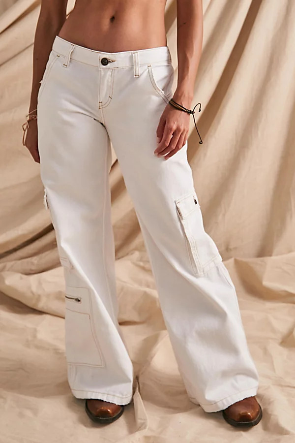 BDG White Low-Rise Cargo Jean | Urban Outfitters (US and RoW)