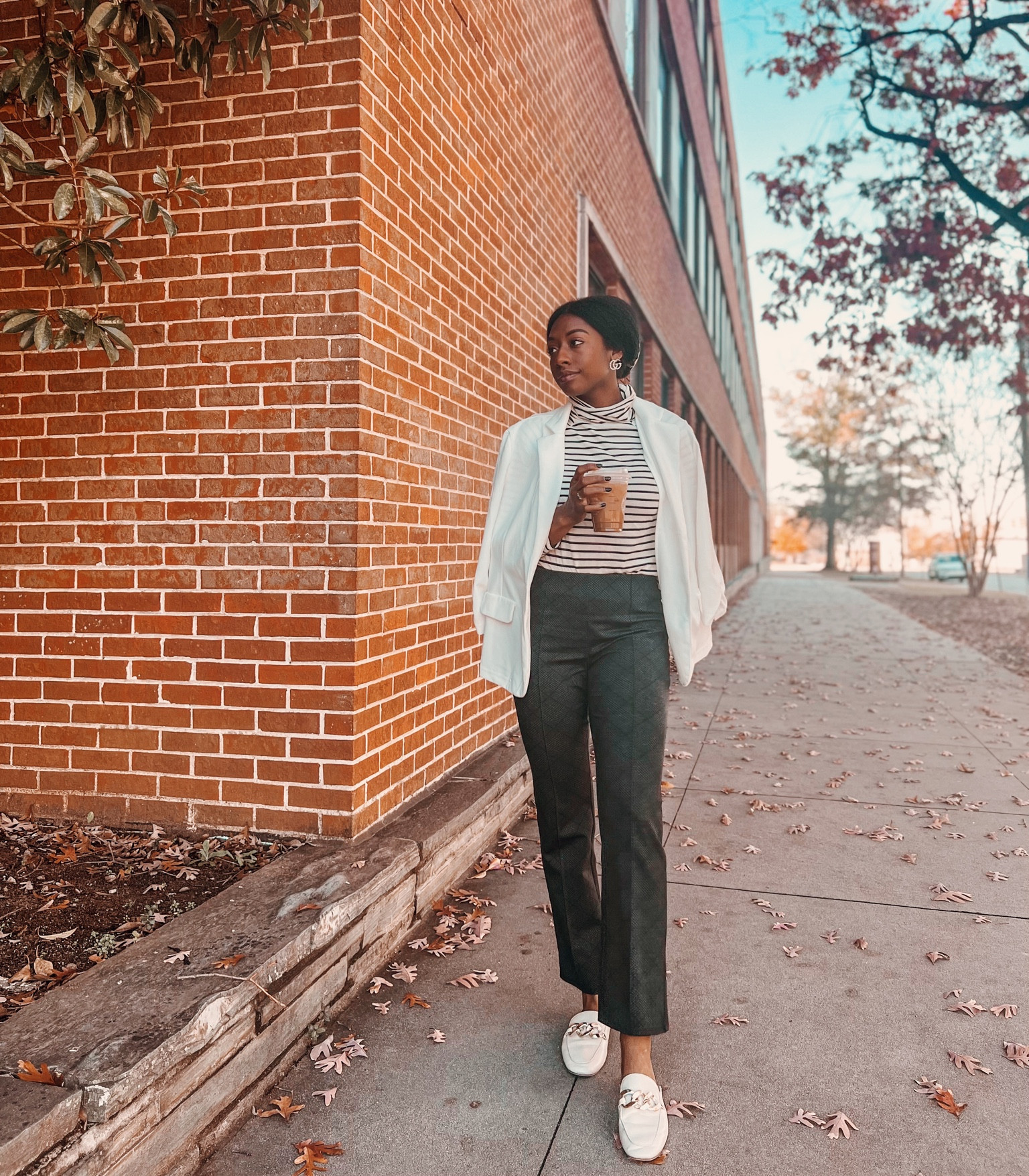 Coastal Grandma Aesthetic Inspired Outfit 🐚👜☕️

Pinterest inspired fashion, neutral fashion, coastal grandma style, coastal aesthetic, millennial fashion, chunky knit sweater, striped turtle neck, fall trends, fall outfit ideas, white mules 


#LTKstyletip #LTKunder50 #LTKshoecrush