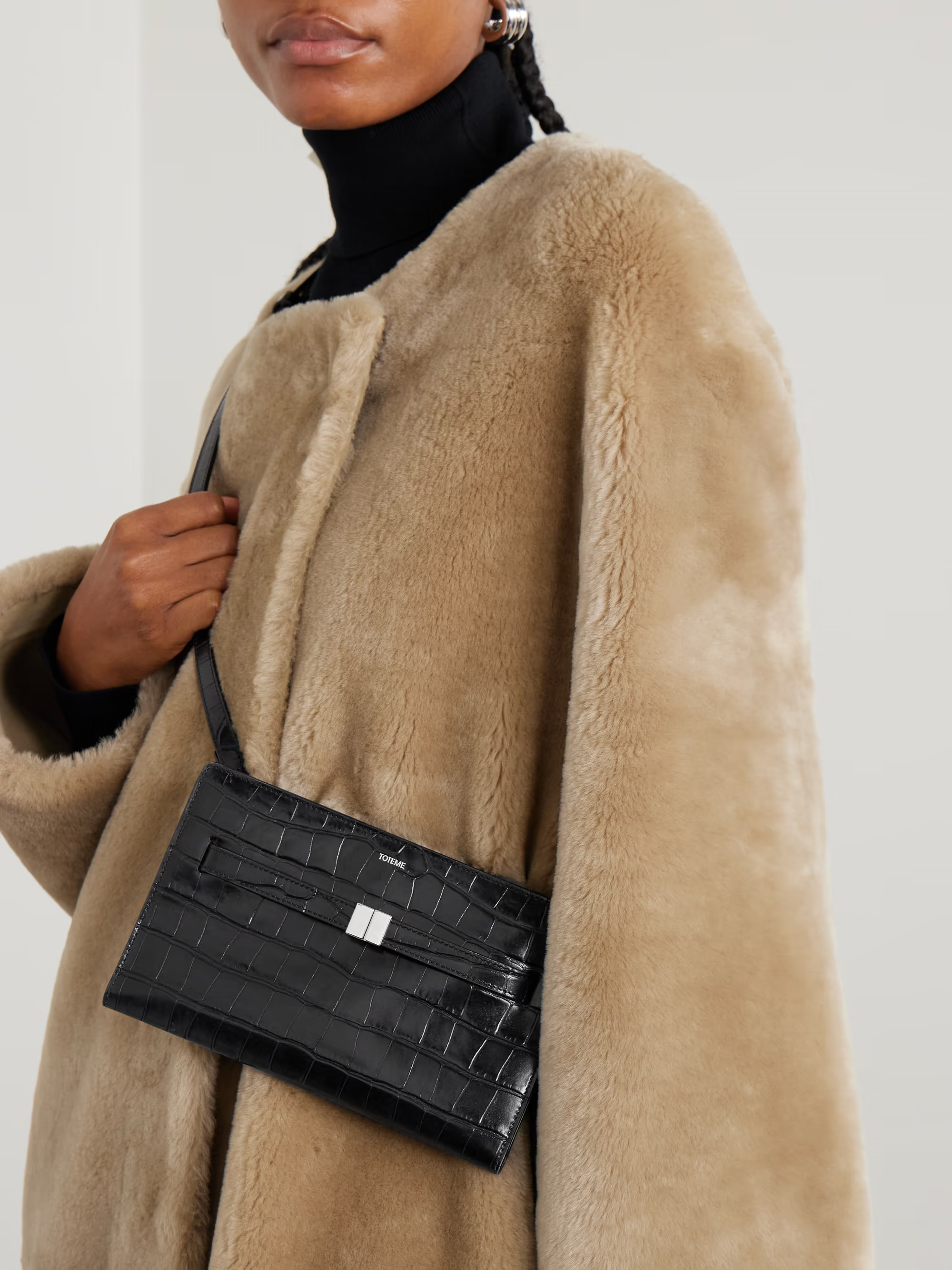 Belted croc-effect leather shoulder bag | NET-A-PORTER (UK & EU)