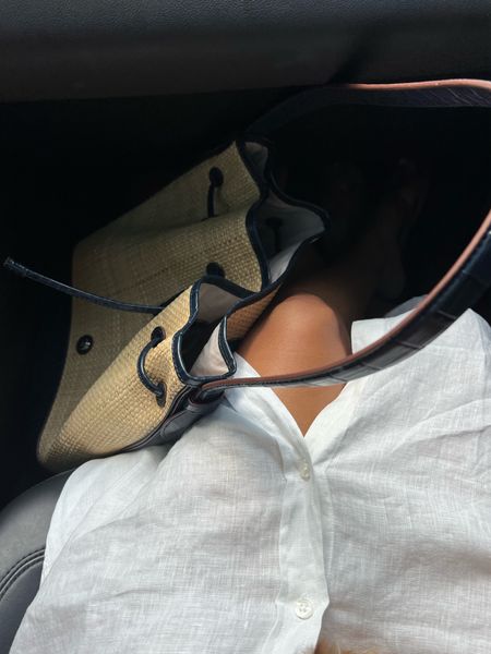 linen dress and crossbody bag

#LTKSeasonal #LTKitbag #LTKstyletip