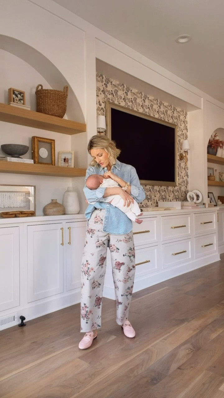 These floral pants are the ultimate spring statement pant! So many ways to style these! Wearing M/4.

Loverly Grey, Target find, Target fashion, spring fashion, spring outfit ideas, floral pants, floral denim, floral jeans 

#LTKootd #LTKSeasonal