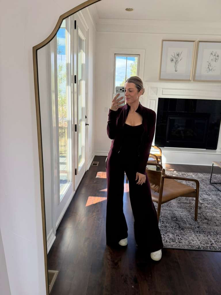 Vuori’s Halo Mini Track Jacket, cami, and Easy Wideleg Pants make lounging feel like a stylish adventure. Newbies can snag 20% off with an LTK-exclusive in-app code!! 🧥✨😎

#Vuori #HaloTrackJacket #WidelegPants #Athleisure #Activewear #LTK #VuoriOutfit #CozyStyle #FashionFinds #SpringFit 

 #LTKSpringSale #LTKActive #LTKSaleAlert