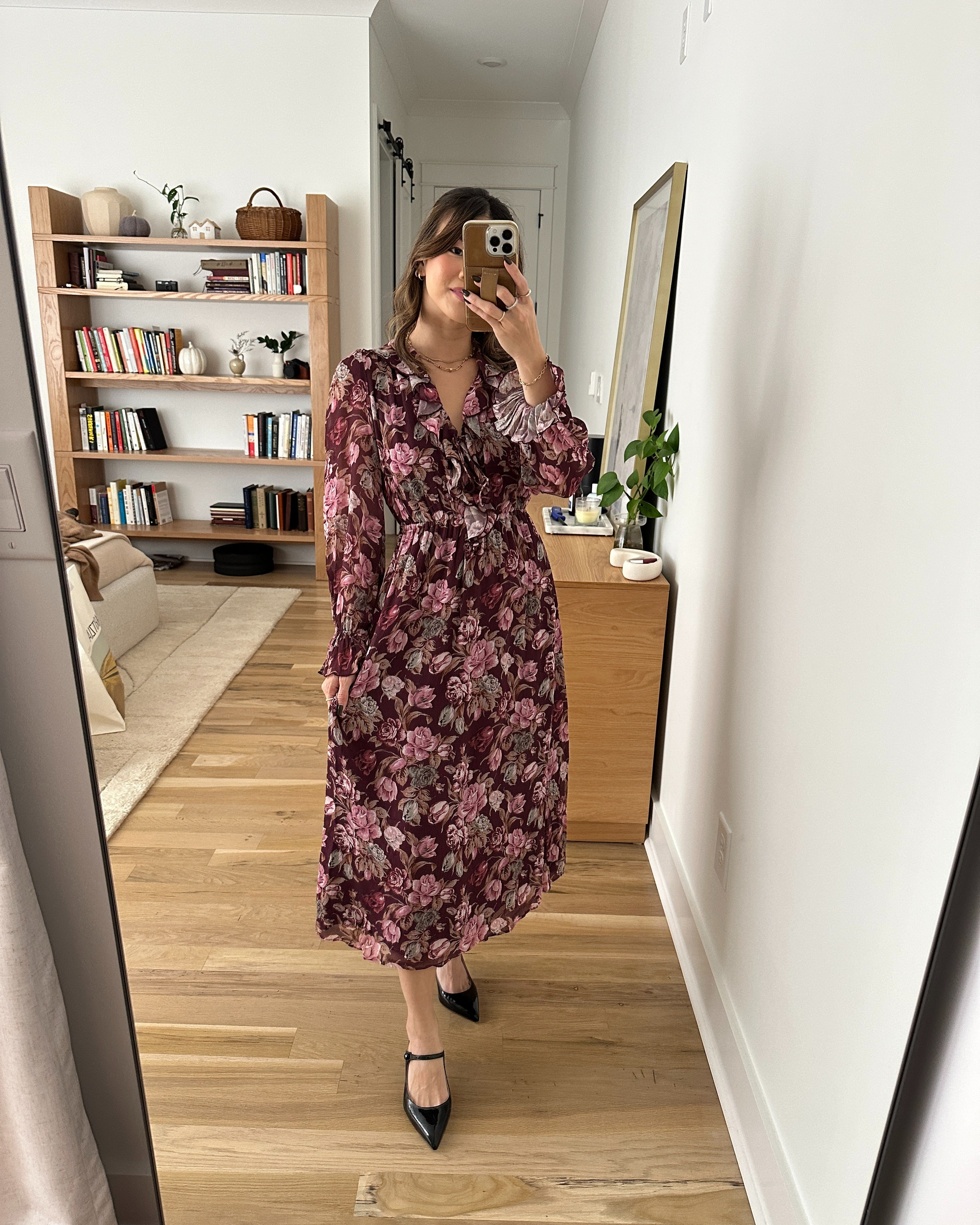 It’s time to shop the @Aritzia sale!! 
Here’s everything you need to know to shop Aritzia 20% off this week!

Aritzia Clientele Sale: 20% off Everything, including 20% off The Super Puff
Thursday, November 20th at 4pm PST - Monday, November 24th

Aritzia Black Fiveday/Public Sale: 20% off Everything, including 10% off The Super Puff
Tuesday, November 25th - Monday, December 1st
Wearing size 2XS in the dress!

petite fashion, get dressed with me, outfit inspiration, ootd, nashville outfit, Nashville influencer, petite style, vacation style, casual outfits, mom style, petite dress, winter dress, winter outfit, fall outfit, winter outfit inpso, winter outfit idea, fall style, winter style, cold weather outfit, holiday dress, heels, black heels, 

 

#LTKCyberWeek #LTKGiftGuide #LTKSaleAlert