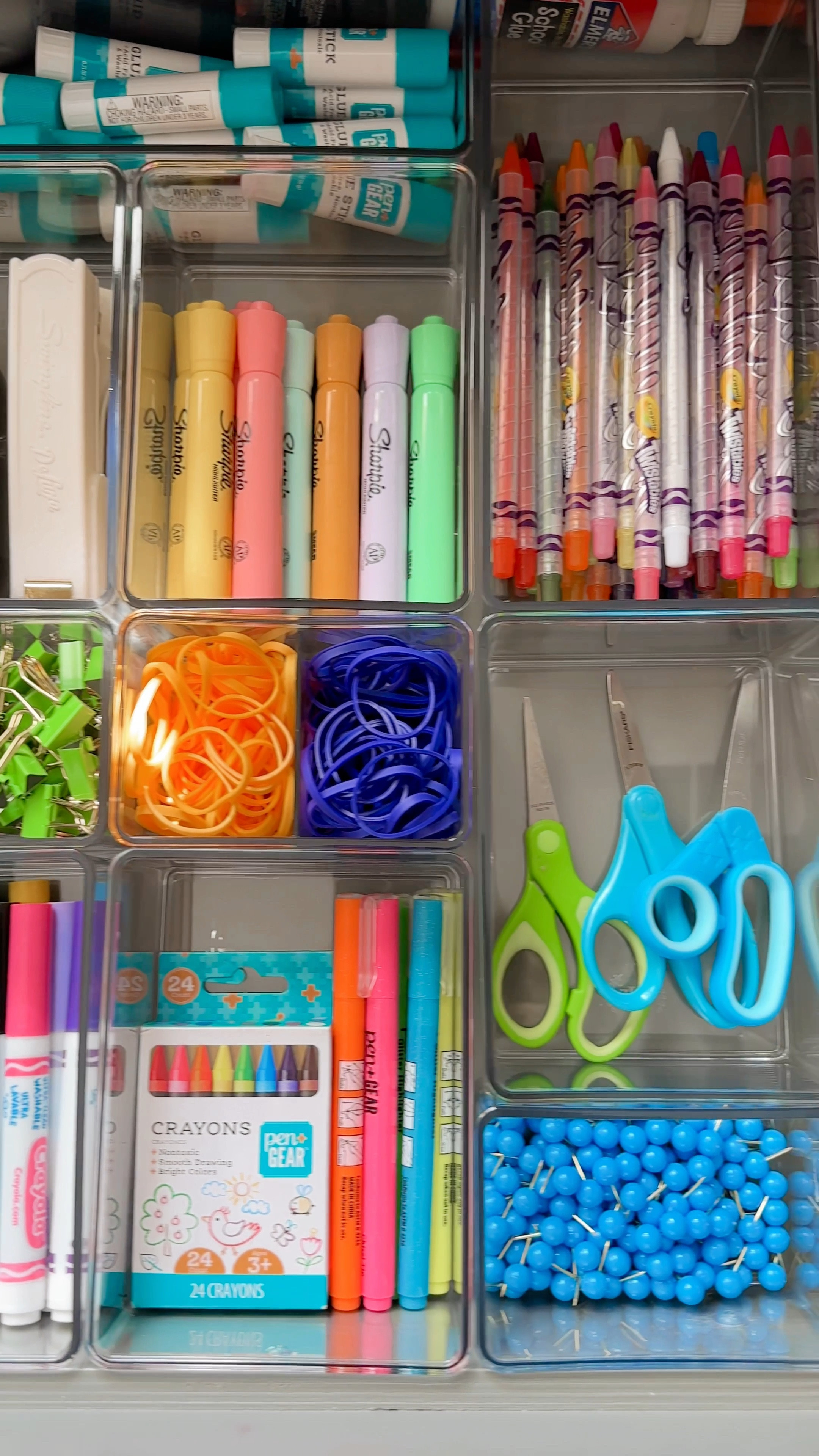 I can’t believe school starts so soon! Are you guys even ready? I always create a back to school drawer, so everything is easy when they need to do homework! I got everything from @Walmart. They have everything you need to get your kids ready! #walmartpartner #walmart #walmartbacktoschool