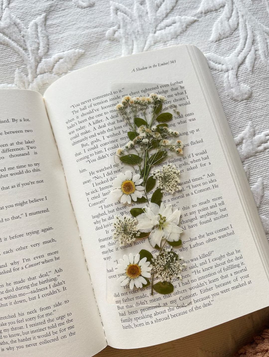 White Wildflower Bookmark Real Dried Flowers Bookmark for Women Bookmark With Tassel Bookmark Set... | Etsy (US)