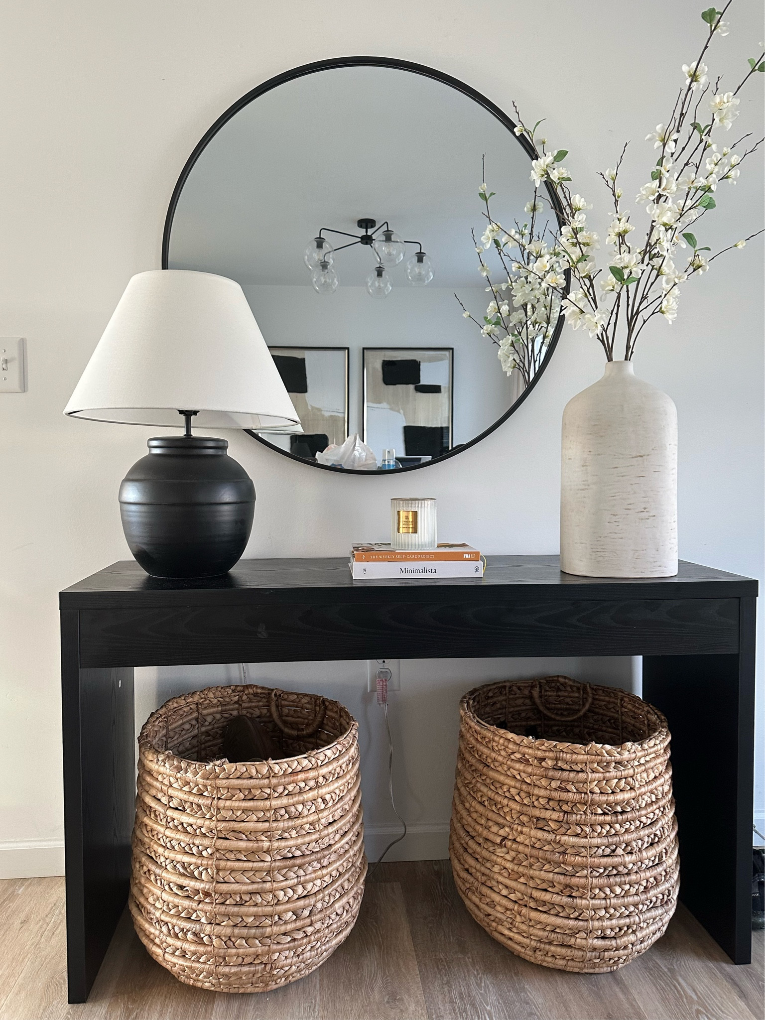 Spring entryway table 

#LTKhome #LTKSeasonal #LTKfindsunder100