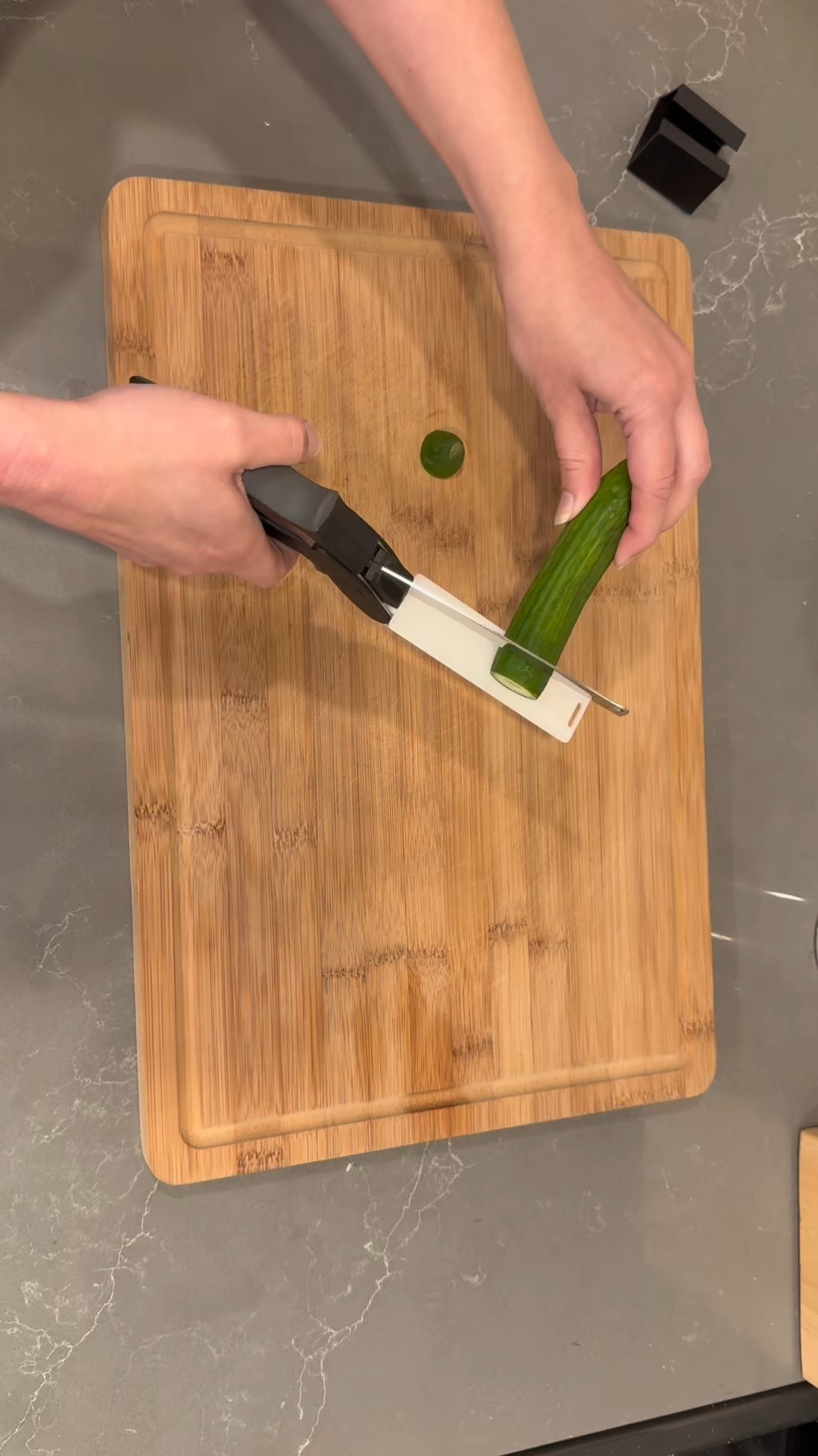 Where has this been all my life?!
These 2-in-1 kitchen scissors let you cut right into the bowl—no more dragging out a huge cutting board for one little thing.

Sharp blades, easy to clean, and a total time-saver for busy days.

Tap to shop this kitchen must-have!

#KitchenHack #MomLifeSimplified #LTKhome #AmazonFinds

#LTKSummerEdit #LTKFindsUnder50 #LTKHome