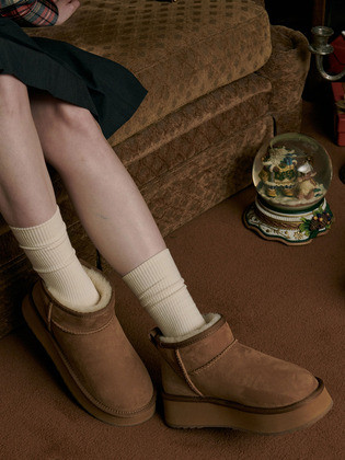 [포비] 천연양털 울트라 미니 어그 플랫폼 2 COLORS | (주)더블유컨셉코리아/W Concept(KR)