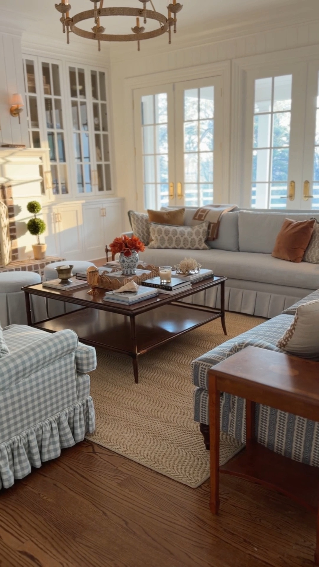 A living room that feels like a hug 🤍