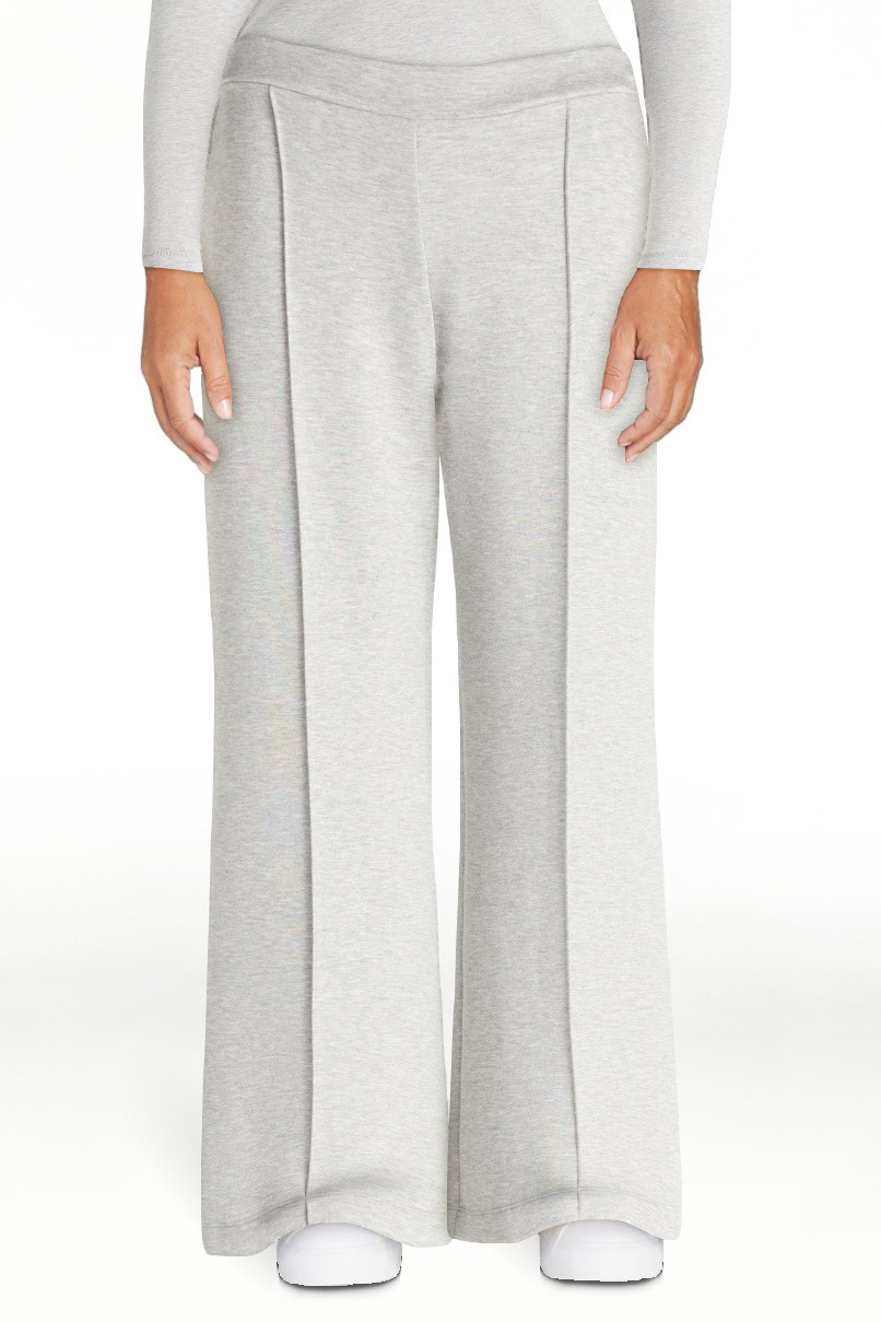 Scoop Women’s and Women’s Plus New Scubaknit Seamed Sweatpants, Regular and Short Lengths, Si... | Walmart (US)