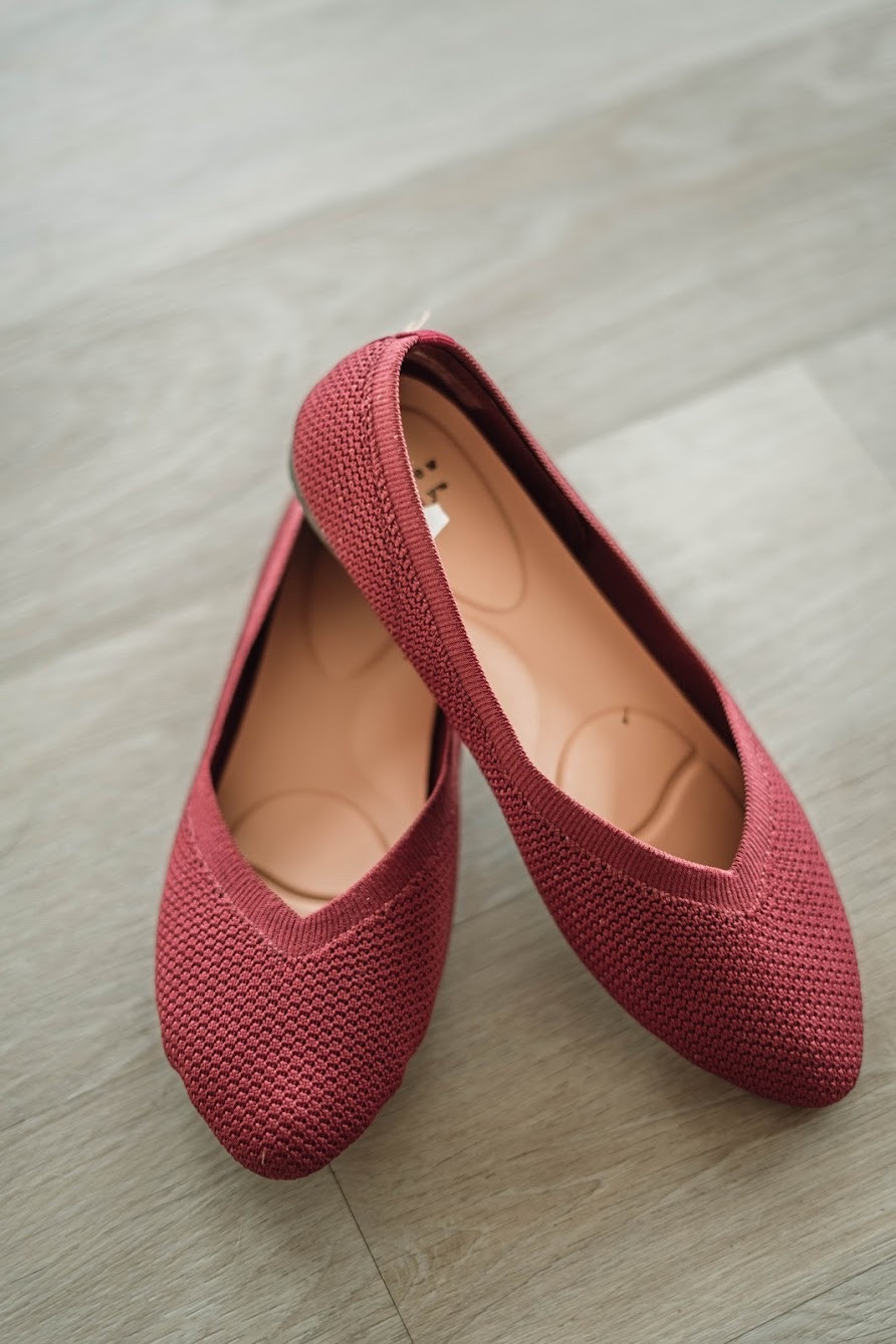 Ballet flats

Winter outfits shoes footwear 

#LTKSeasonal #LTKFindsUnder50 #LTKootd