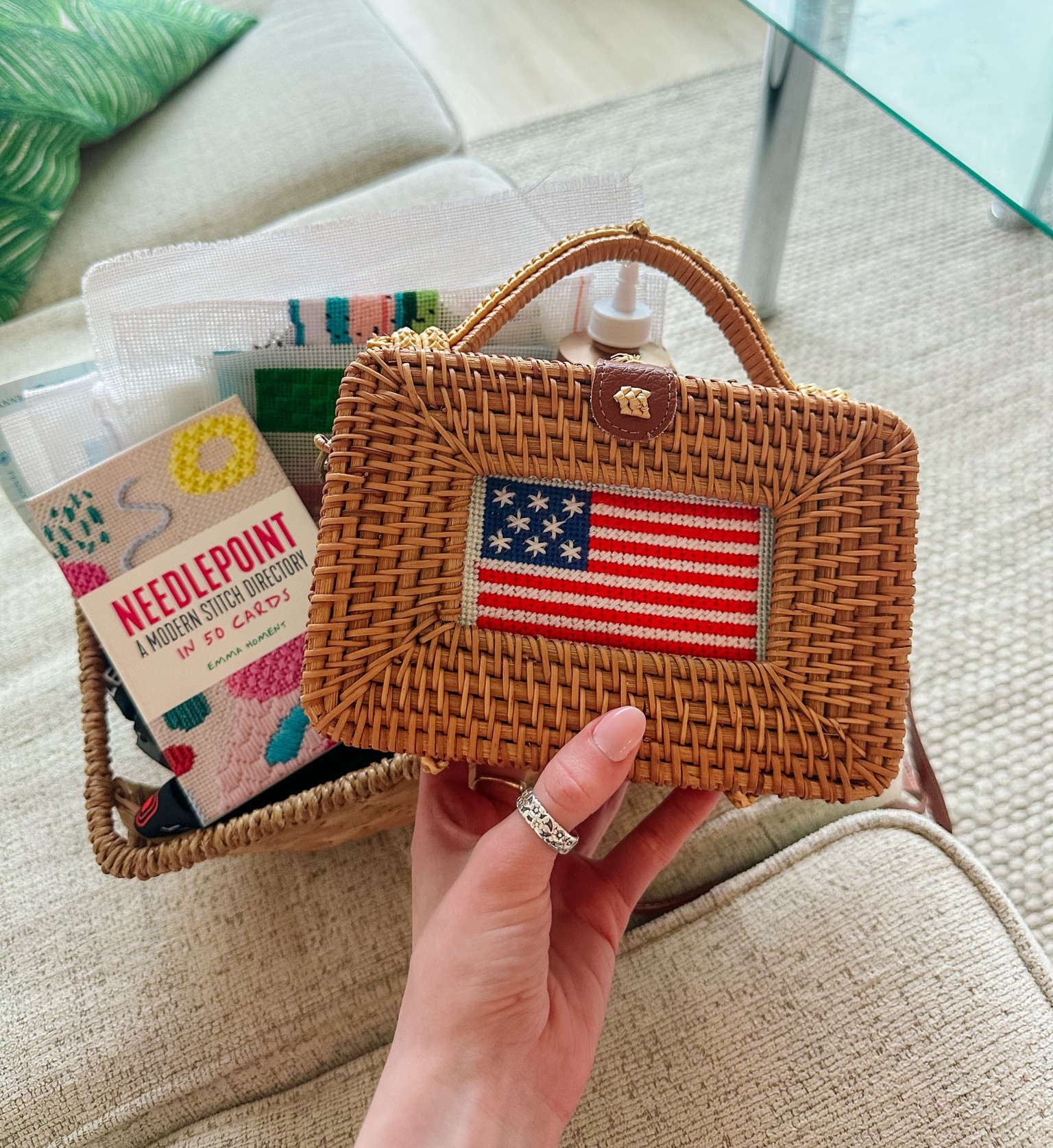 Did a fun DIY needlepoint project for Memorial Day using these great stitch guide cards!! Can’t wait to celebrate our patriotic holidays this summer with this fun bag insert!! 🤍🇺🇸