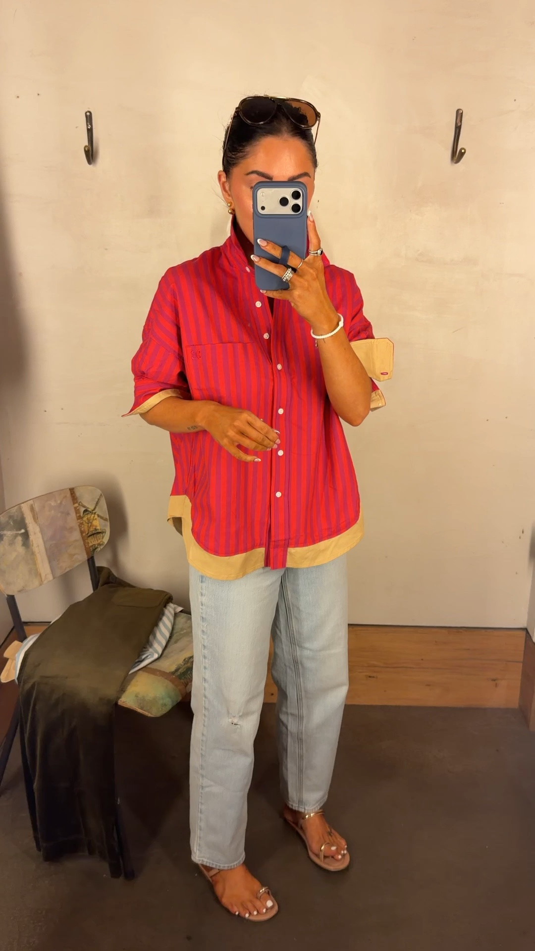In a 2 SHORT in the jeans!! Light wash! & small in top