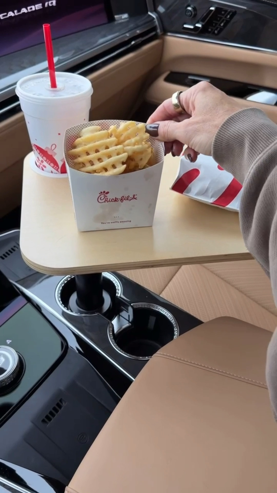 If you’re a mom on the go like me, this car tray is a life saver! For eating meals quickly, but also for working in between practices, setting up a coloring station for the littles while waiting on siblings, etc! 

#LTKdayinmylife #LTKTravel #LTKmomlife