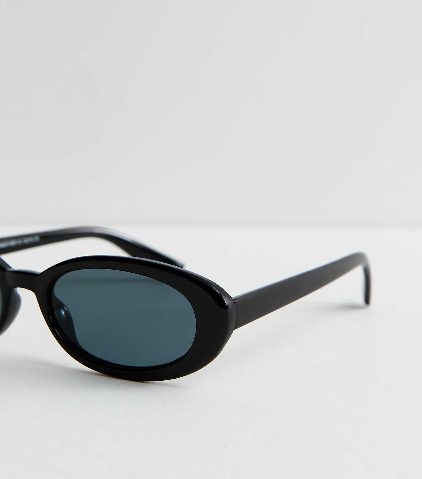 Black Oval Tinted Sunglasses | New Look | New Look (UK)