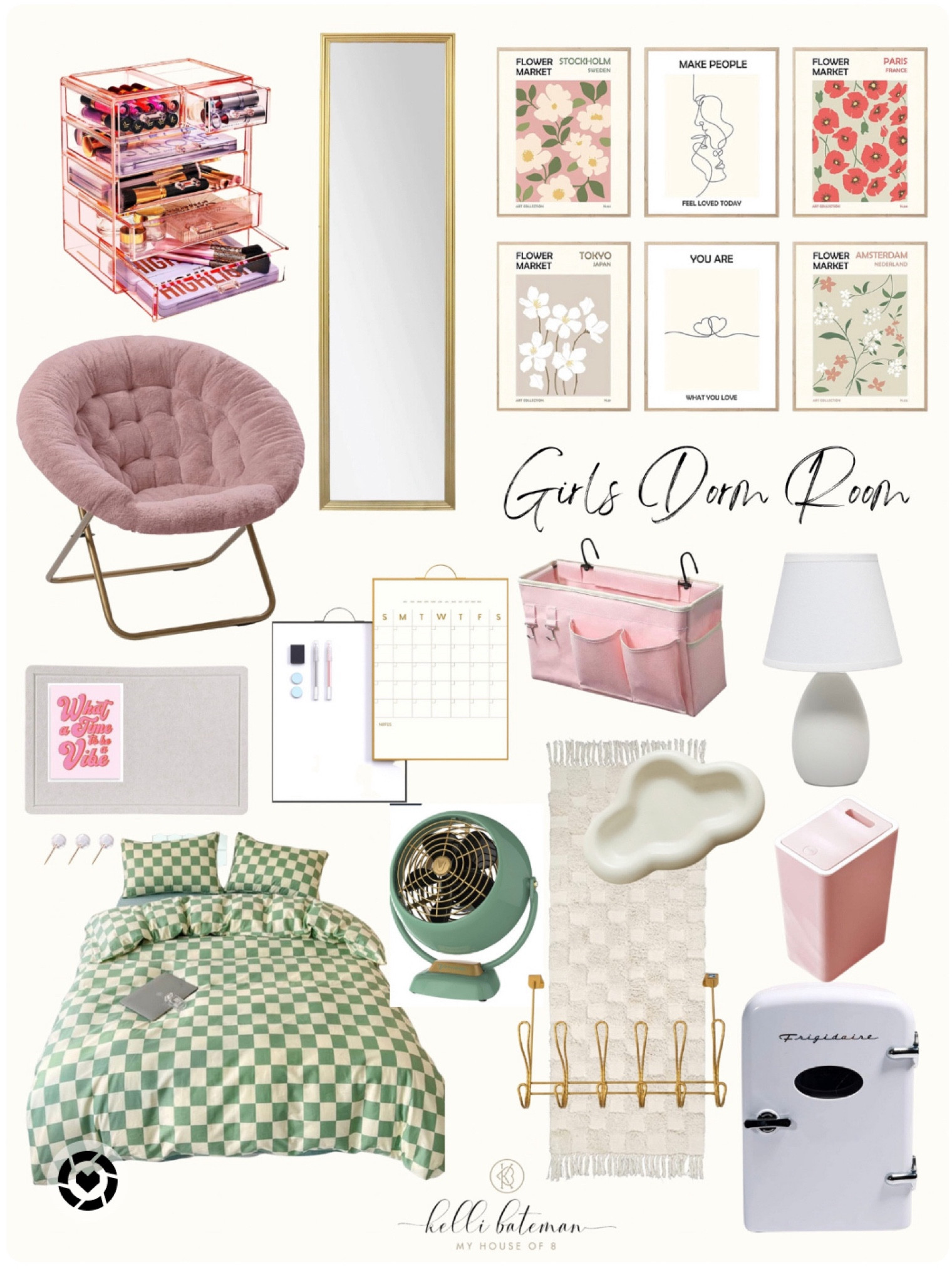 Girls dorm room bedding and decor! 