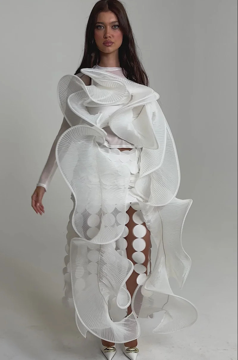 DRAMA RUFFLE BLOUSE | AKIRA