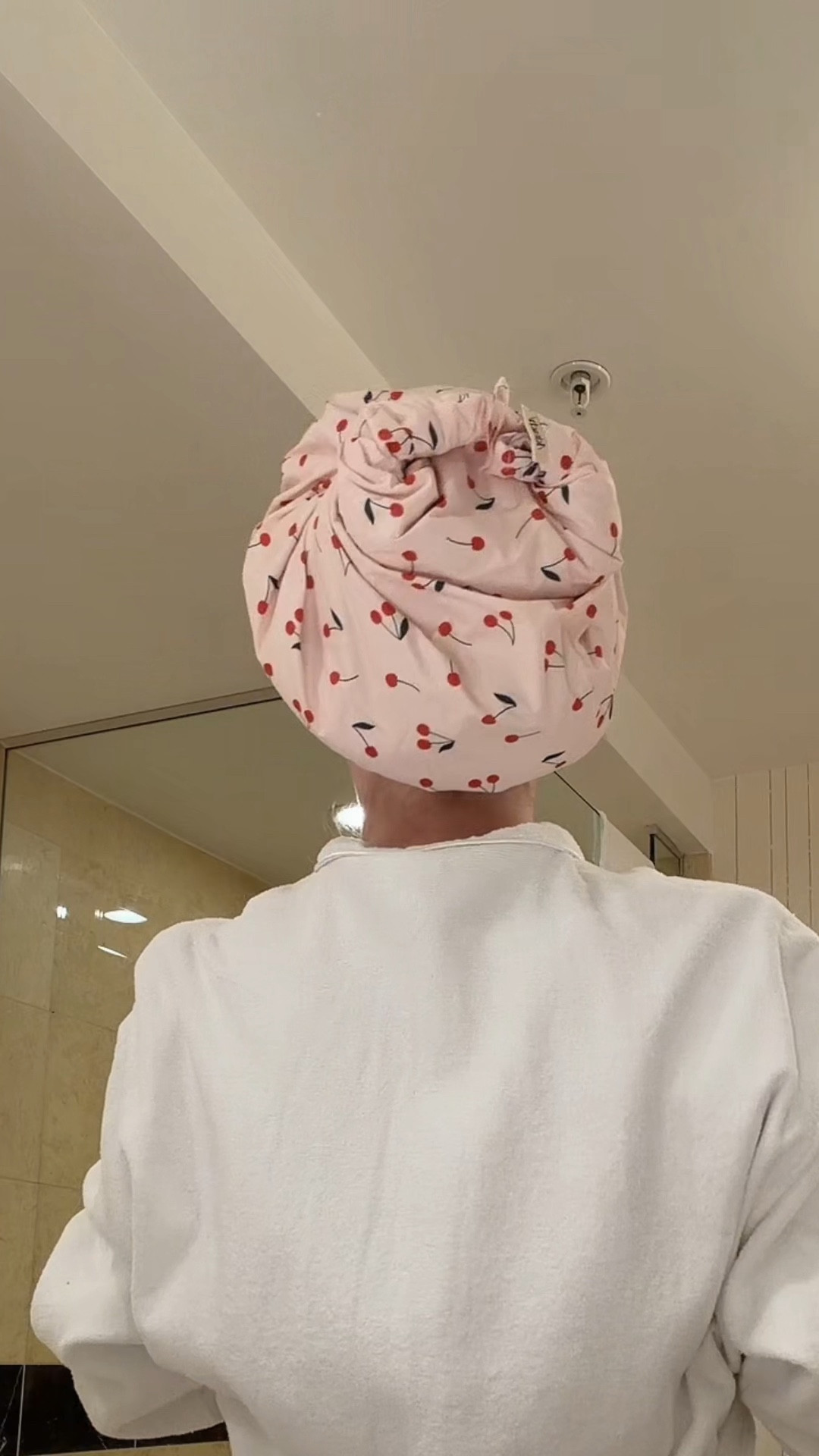 I only use showered caps now that has satin line in it! #Shower #ShowerHack #HealthyHairJourney ￼

#LTKSaleAlert #LTKBeauty #LTKmorningroutine