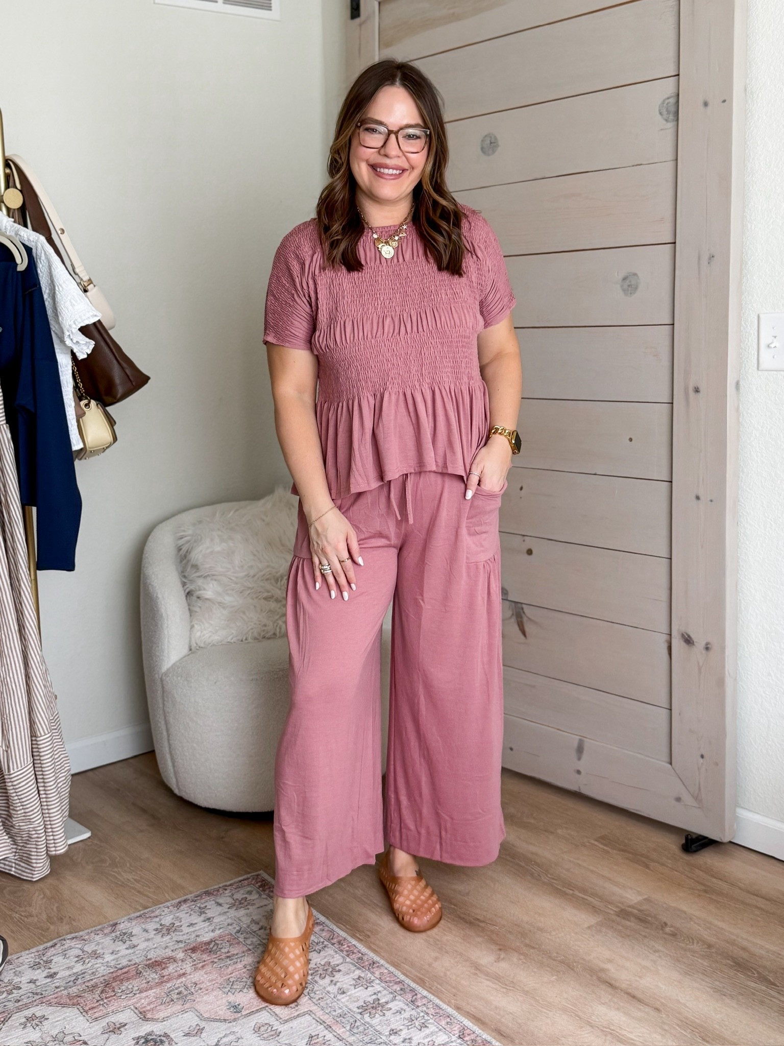 The perfect comfy lounge set // loungewear / mom stylee

#LTKmomlife #LTKootd #LTKMidsize