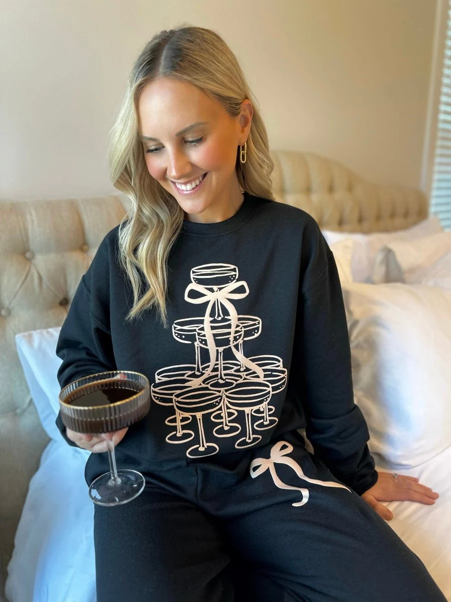 PUFF 'Bubbly Bow' Lounge Set | United Monograms