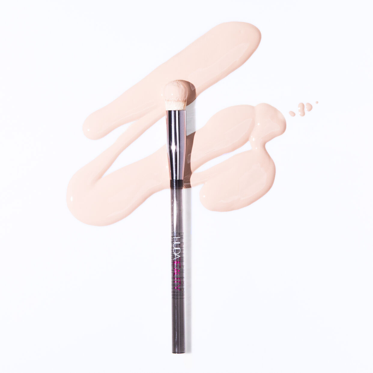 Conceal & Blend Complexion Brush | HUDA BEAUTY | Huda Beauty US
