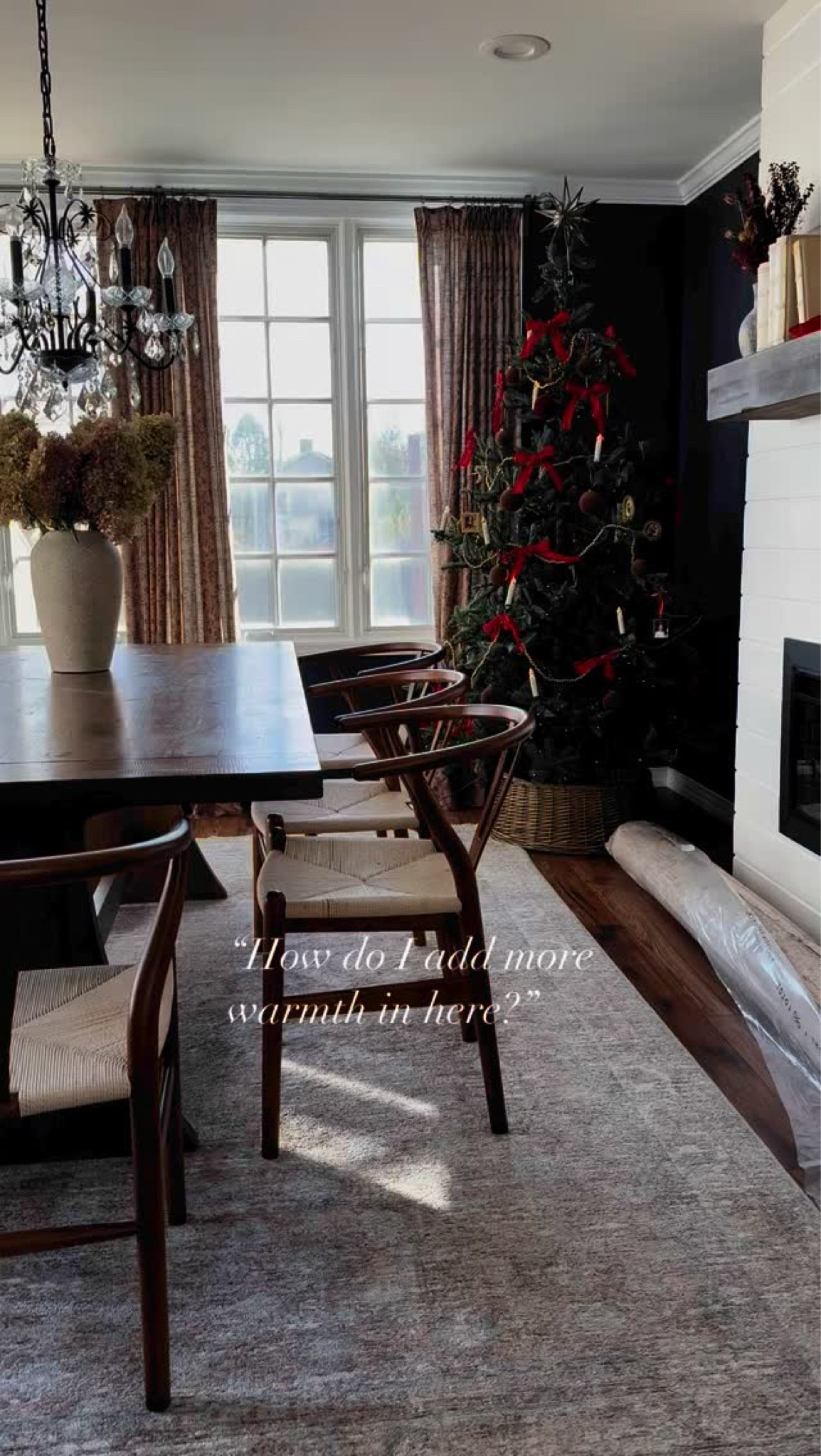 from blue undertones to warm greens & rust 🤎 subtle difference but the new colors totally change the vibe of this room 🎄 this rug (and some of my other @loloirugs favorites) is on sale for Black Friday. Linked them over in my stories. #partner #loloirugs #loloipartner #holidayinspo #loloibfcm2024