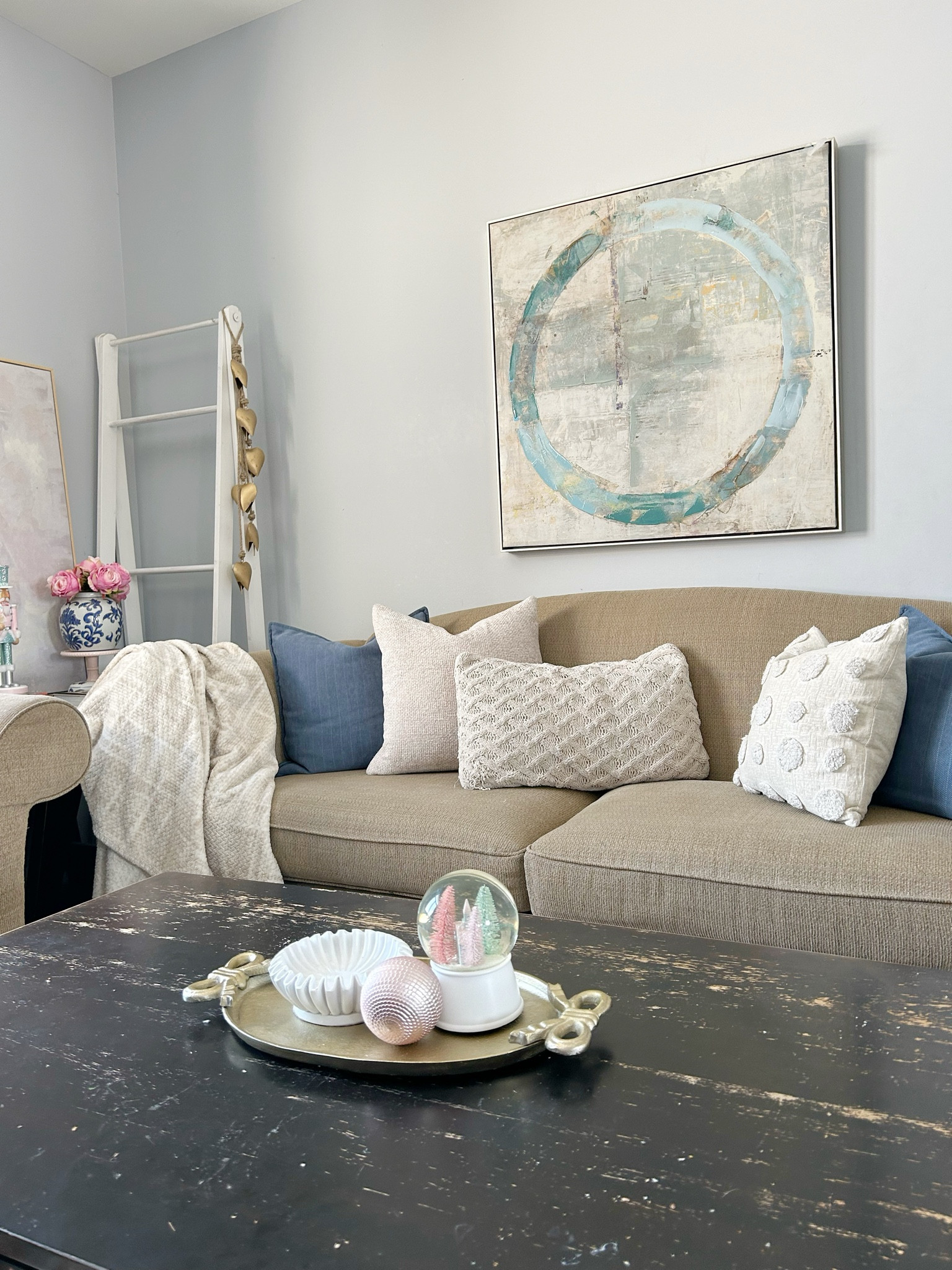 Light Christmas touches in my living room. 

Amazon Canada
Throw pillows
Ruffle bowl
Bell garland

#LTKcasa #LTKcanada