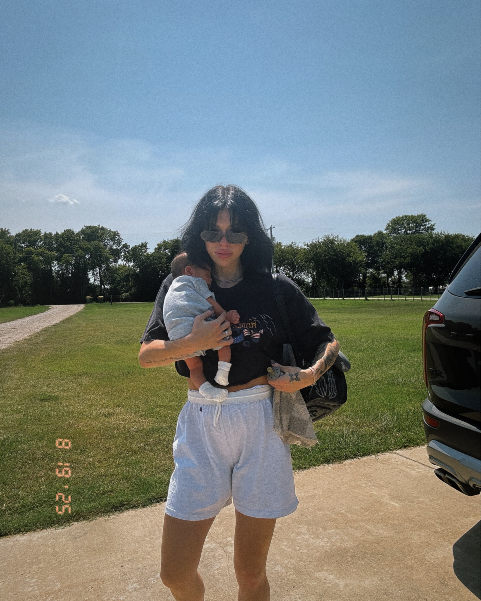 The vibe: 90s mom 💅

The shorts and top are thrifted but I’ve linked some similar ones! #ootd #90sfashion #casualfashion